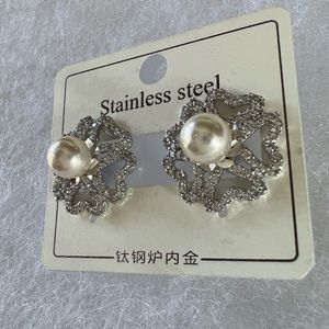 Pearls Earrings with CZ